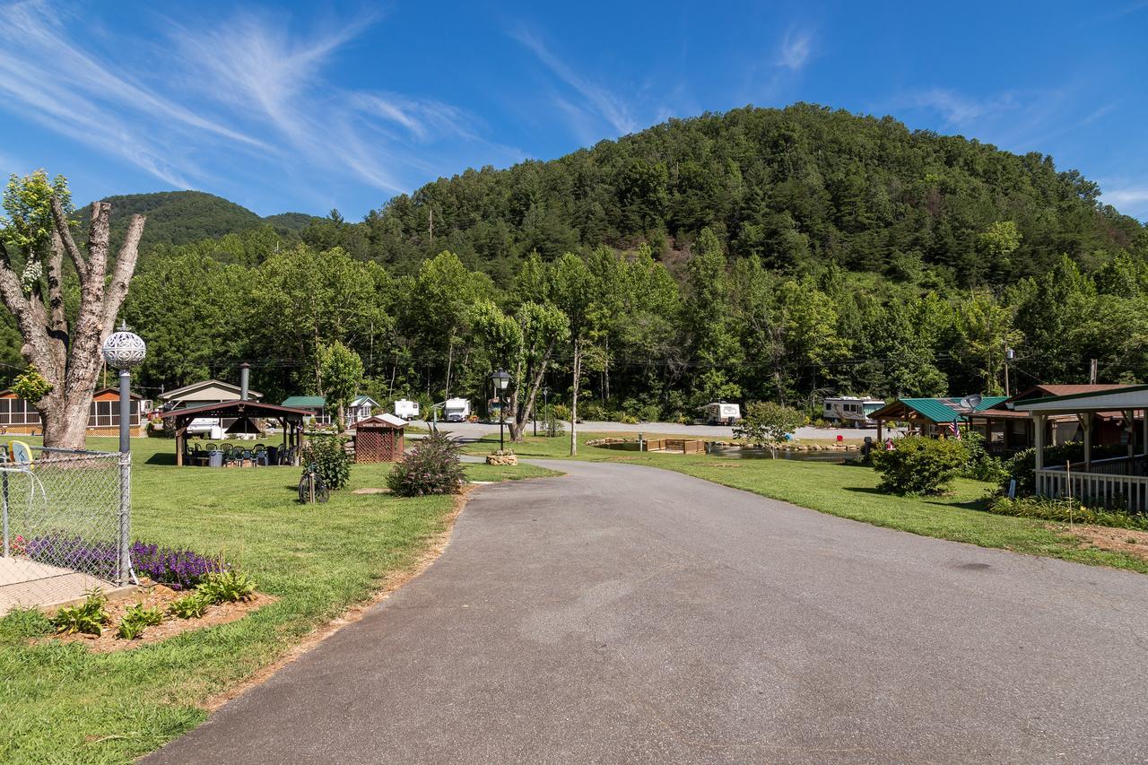 Fort Tatham Rv Resort Sylva Exteriör bild
